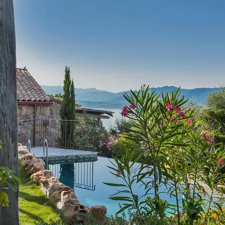 Domaine Arcobiato Villa